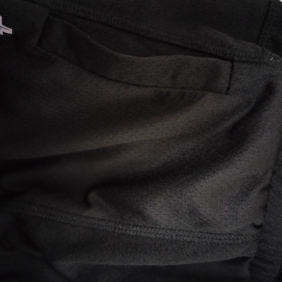 Very excellent condition scrub set worn once all items marked $10 or less 10/25 - Picture 4 of 10